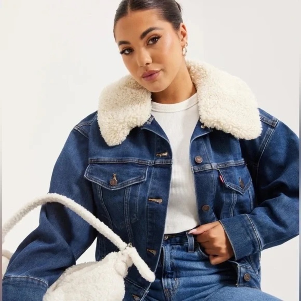Levi’’s Bubble Trucker Denim Jacket with removable Sherpa collar M